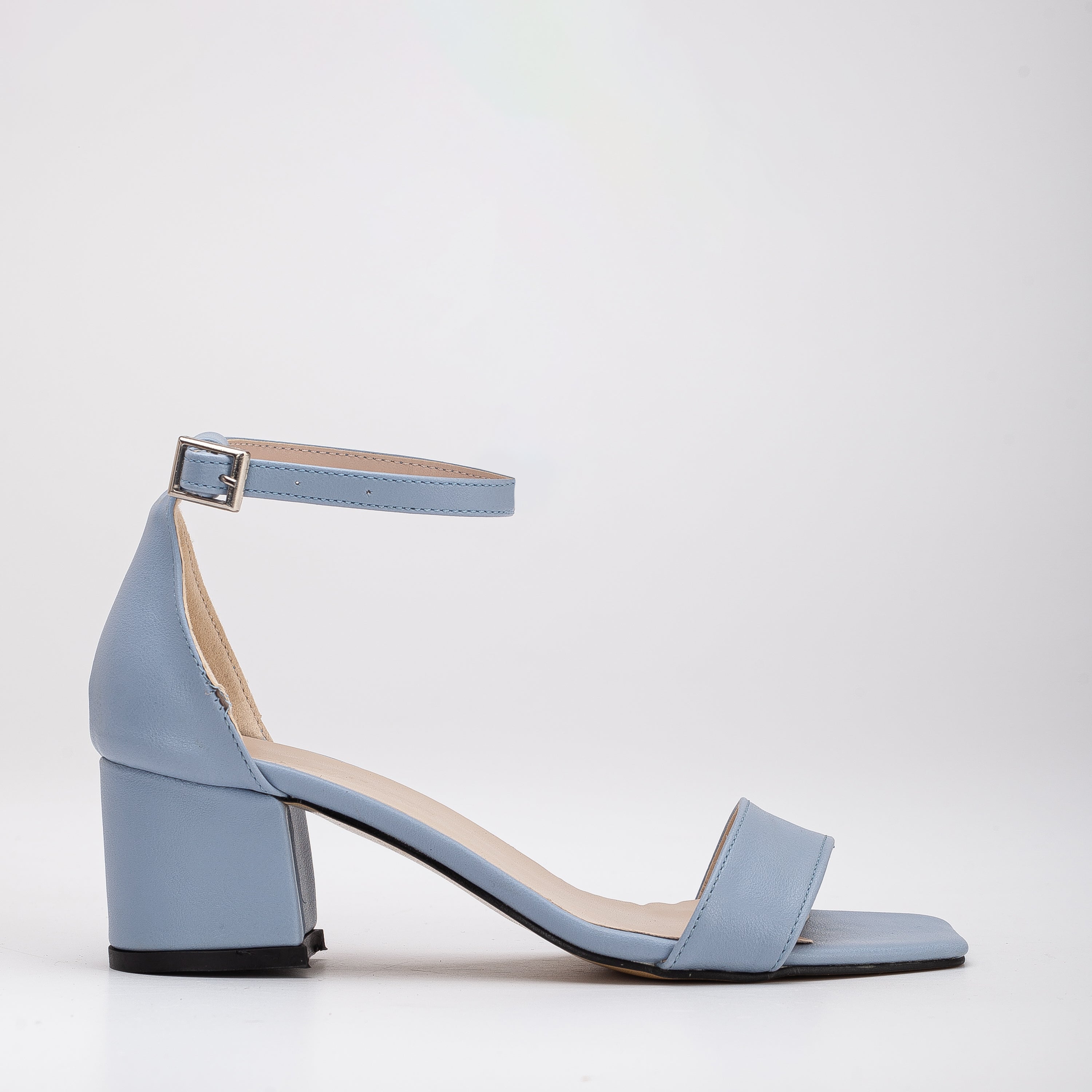 Blue sandals hot sale low heel