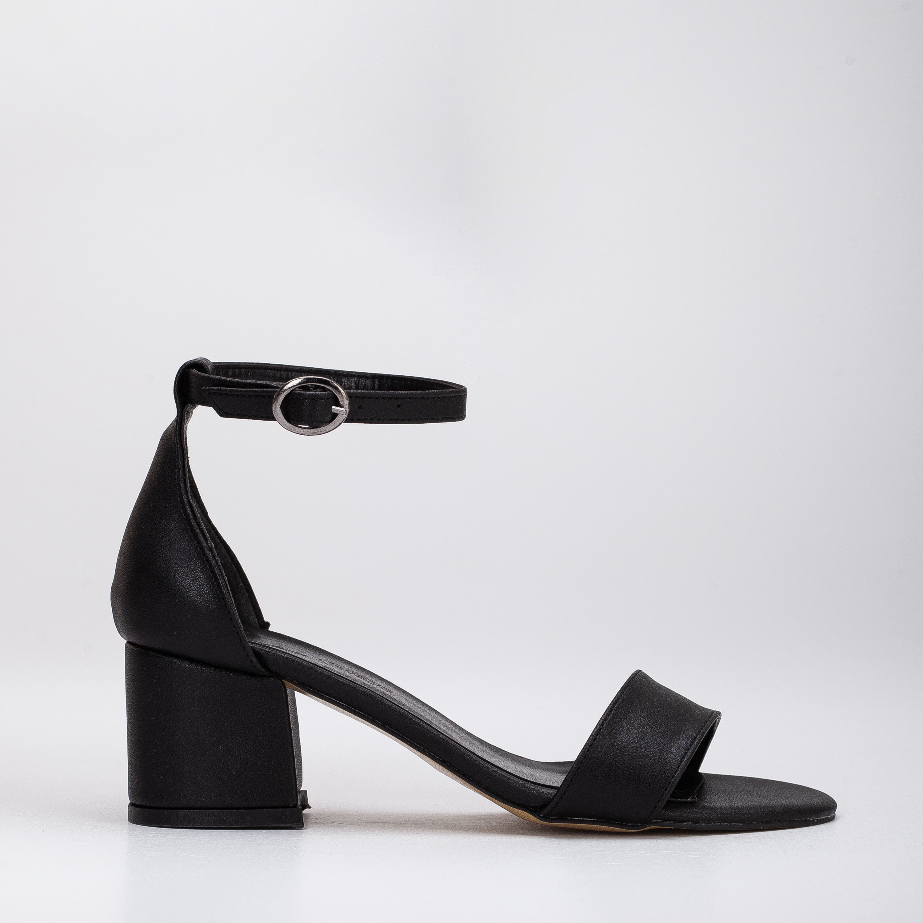 Black leather hotsell sandals low heel