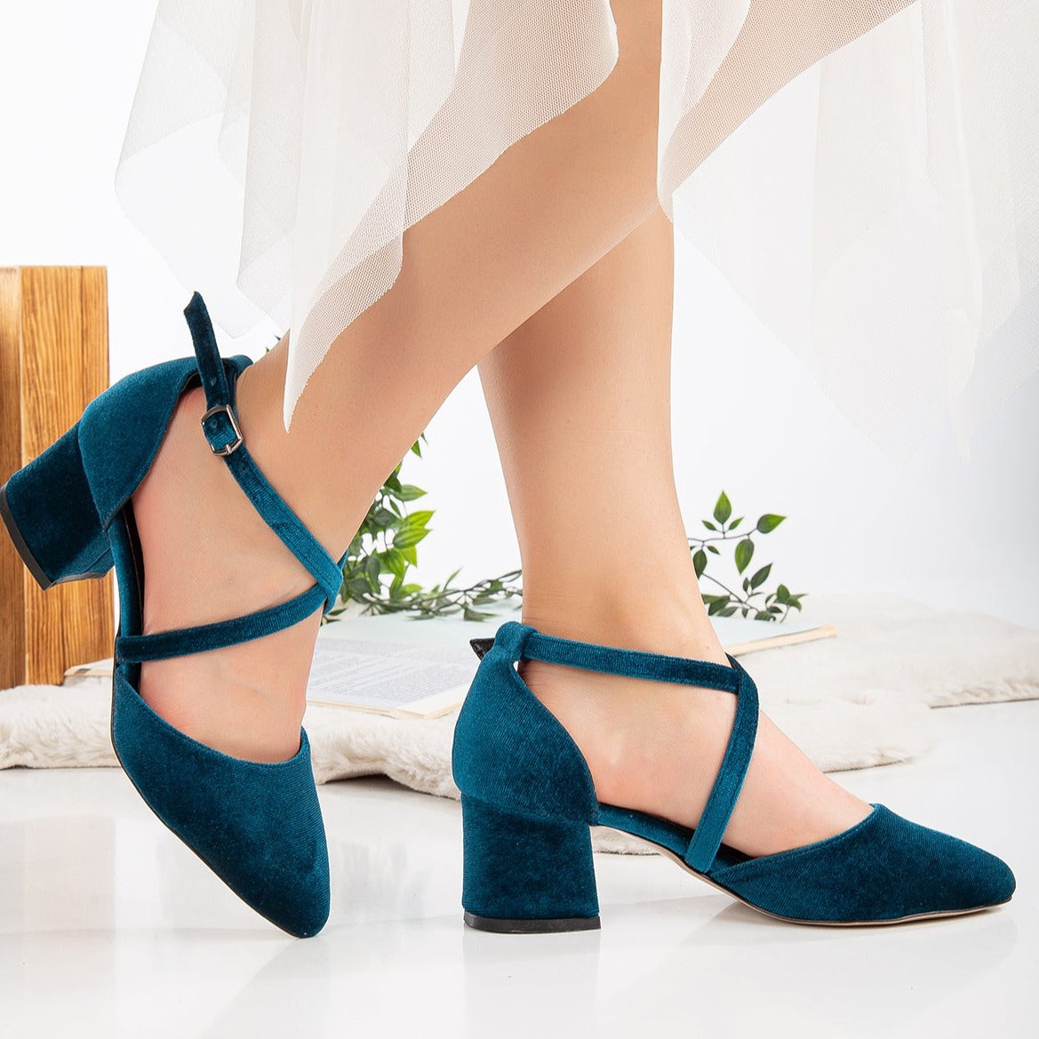 Navy velvet pumps best sale