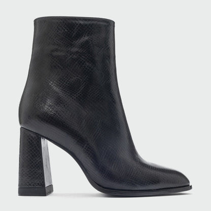 Jewel Boot Black Pattern