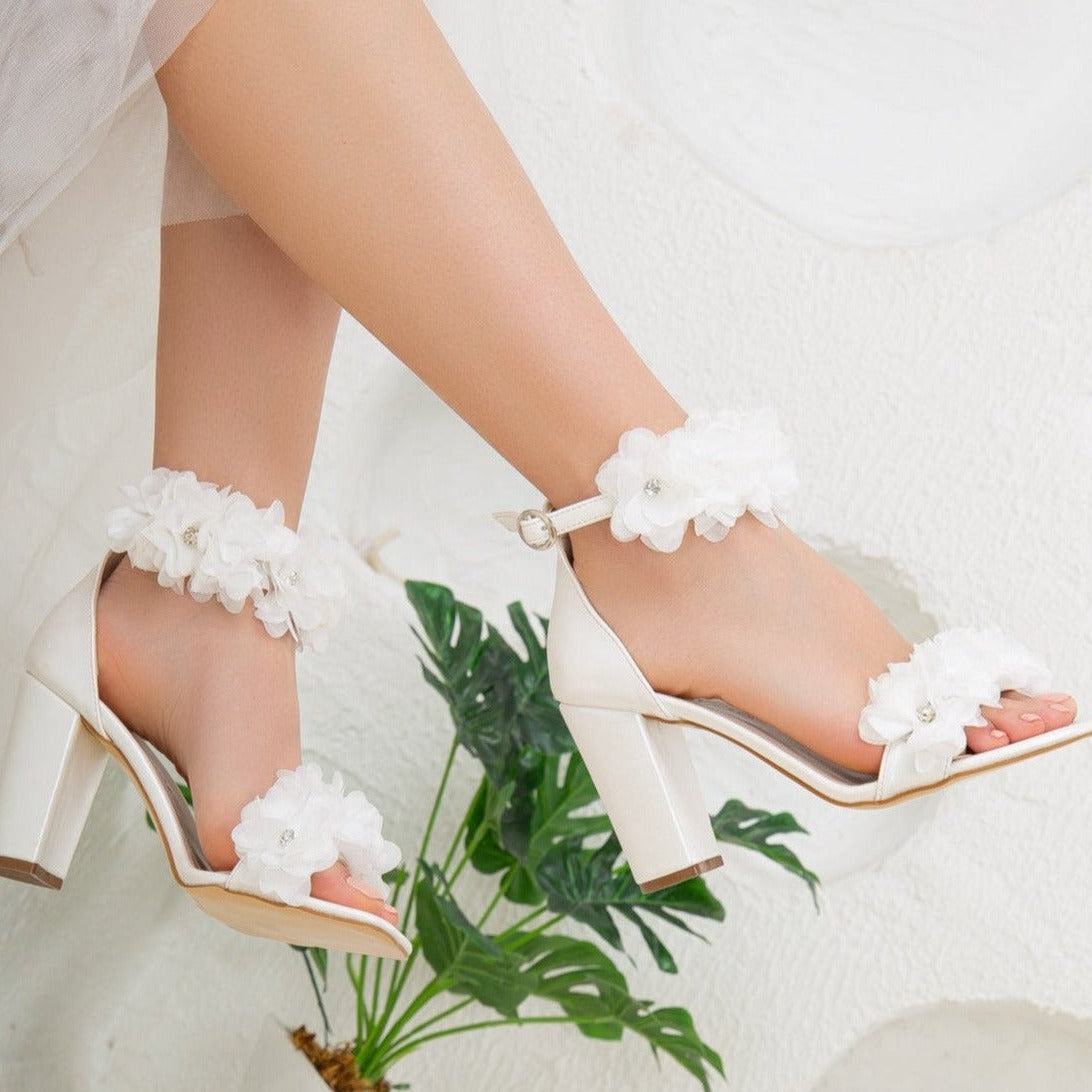 Pin by waji on All About Shaadi | Fashion shoes heels, Stylish shoes heels, Bridal  heels